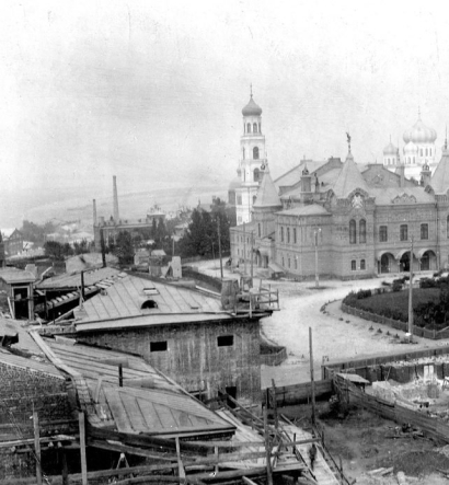 У самарского драмтеатра длинная история.